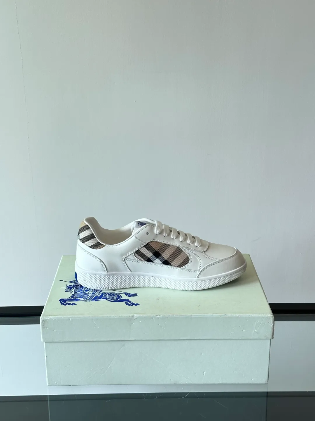 Men's shoes 💰p420 "Burberr＊" men's classic low-top sneakers, reinterpreted with Vintage retro plaid cotton and cowhide materials, decorated with a new brand logo. First-layer sheepskin lining, embossed Burberry lettering logo on the heel, T men's shoes 💰pU original outsole! Code number 38-44 (45 customized)